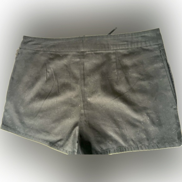 Disney Pirates of the Caribbean Shorts NWT - Picture 5 of 5